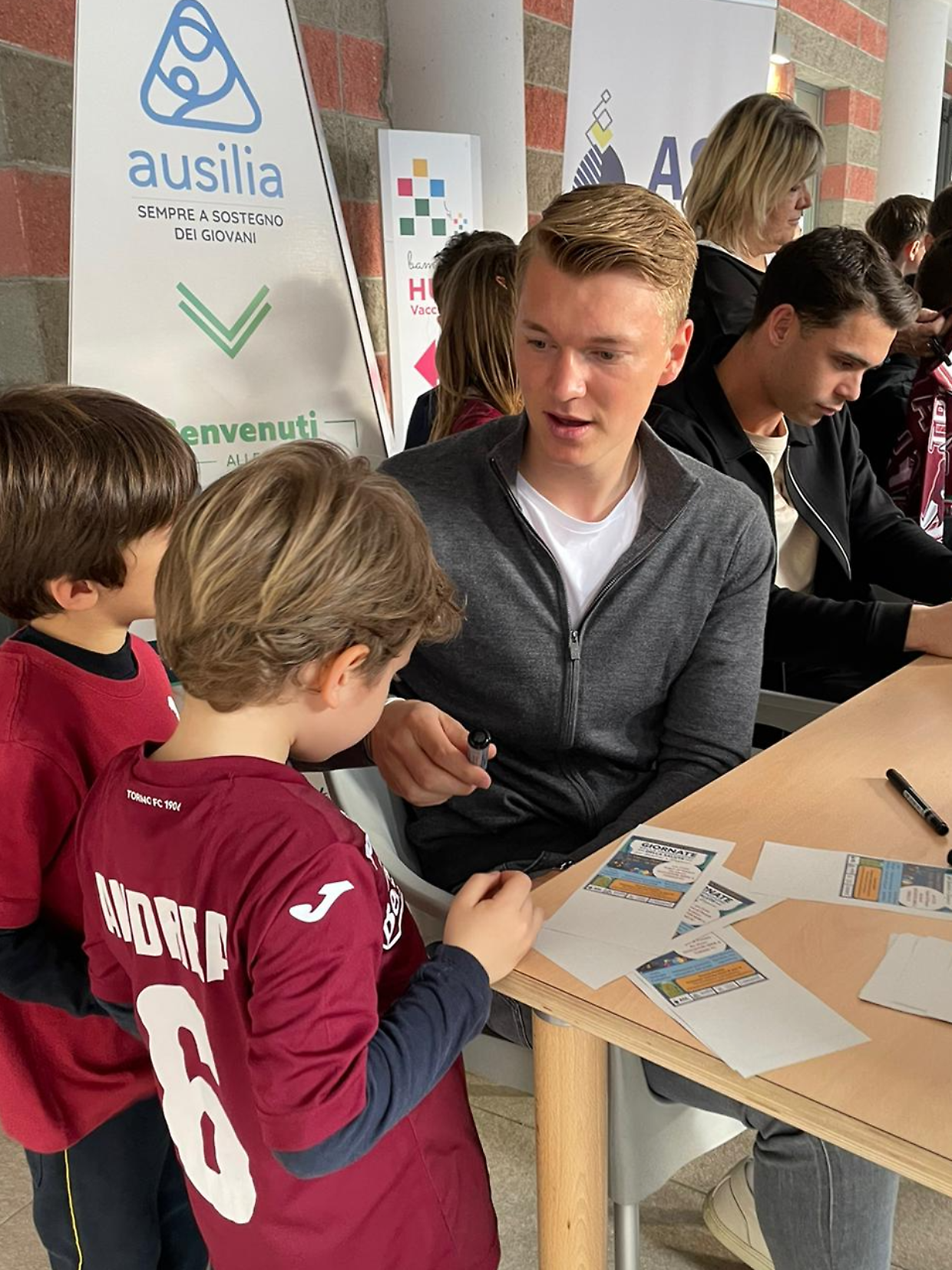 I campioni del Torino in campo per la salute dei più piccoli: «Il più bel gol? Prendersi cura di sé»