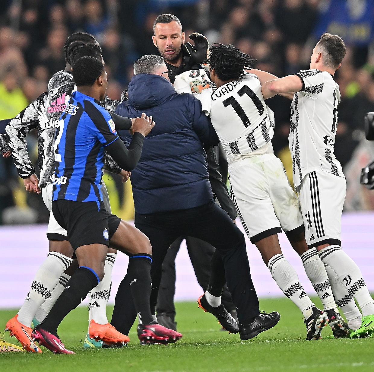 Buu razzisti e cazzotti. Se Juventus-Internon finisce mai al 90° minuto