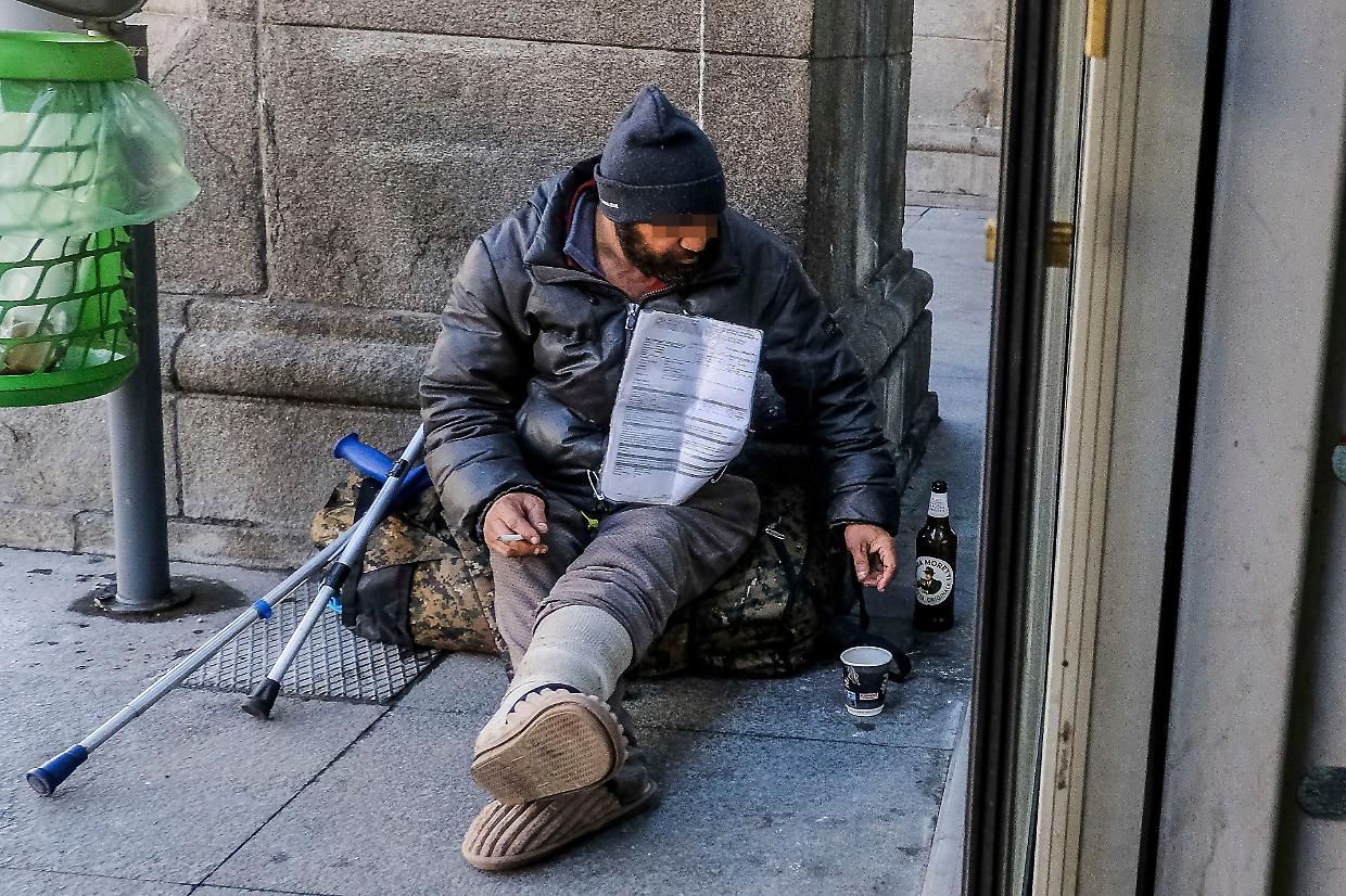 Stazioni tra parcheggiatori e spacciatori: «Questa è terra di nessuno»