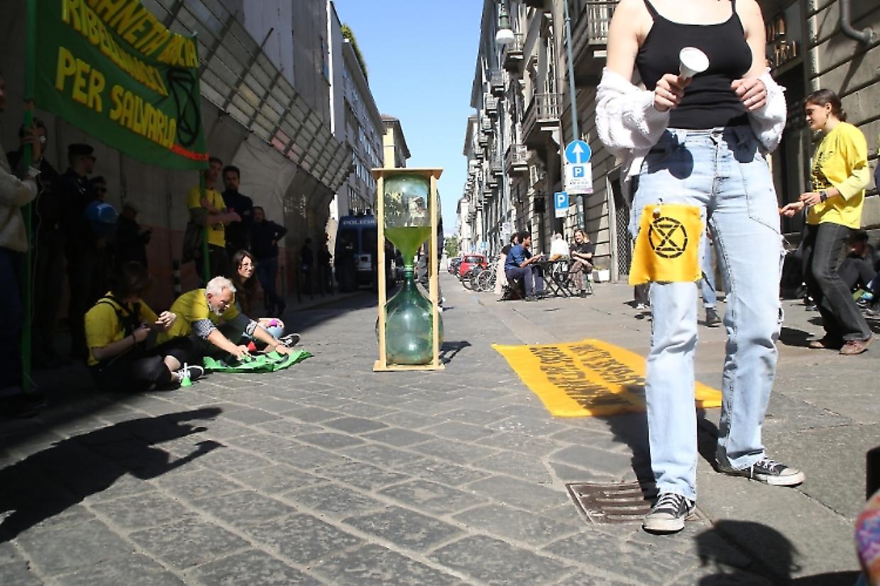 Soldi  per le associazioni anti-abortiste, niente risorse per il clima.