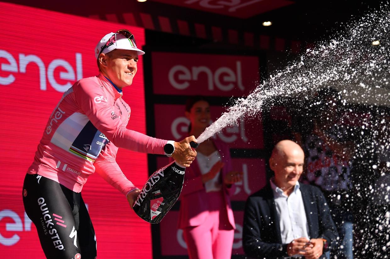 Evenepoel fa il fenomeno alla primaE manda un segnale al Giro d’Italia