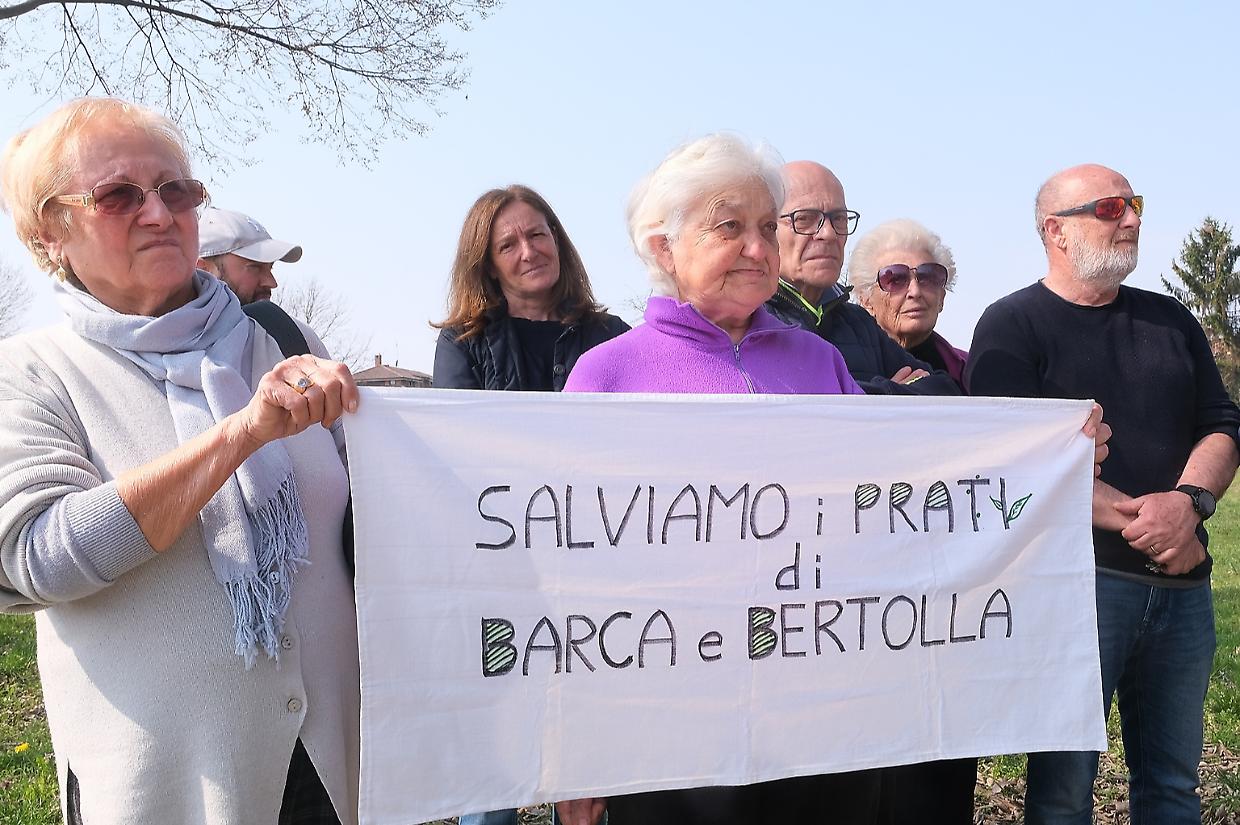 La protesta dei cittadini del quartiere Bertolla
