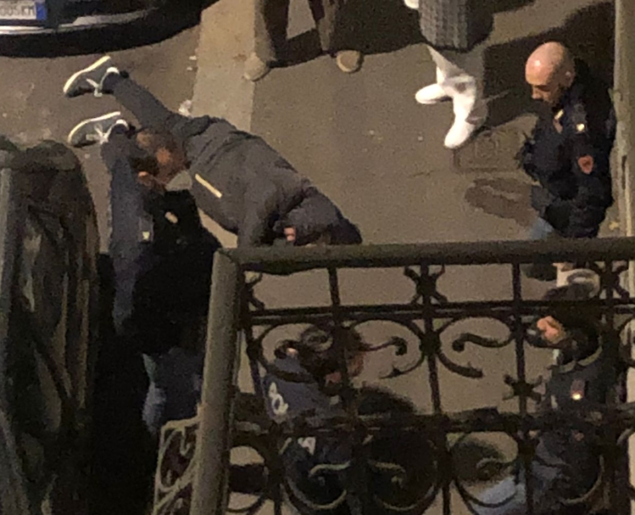 Scene di ordinaria follia nel quartiere