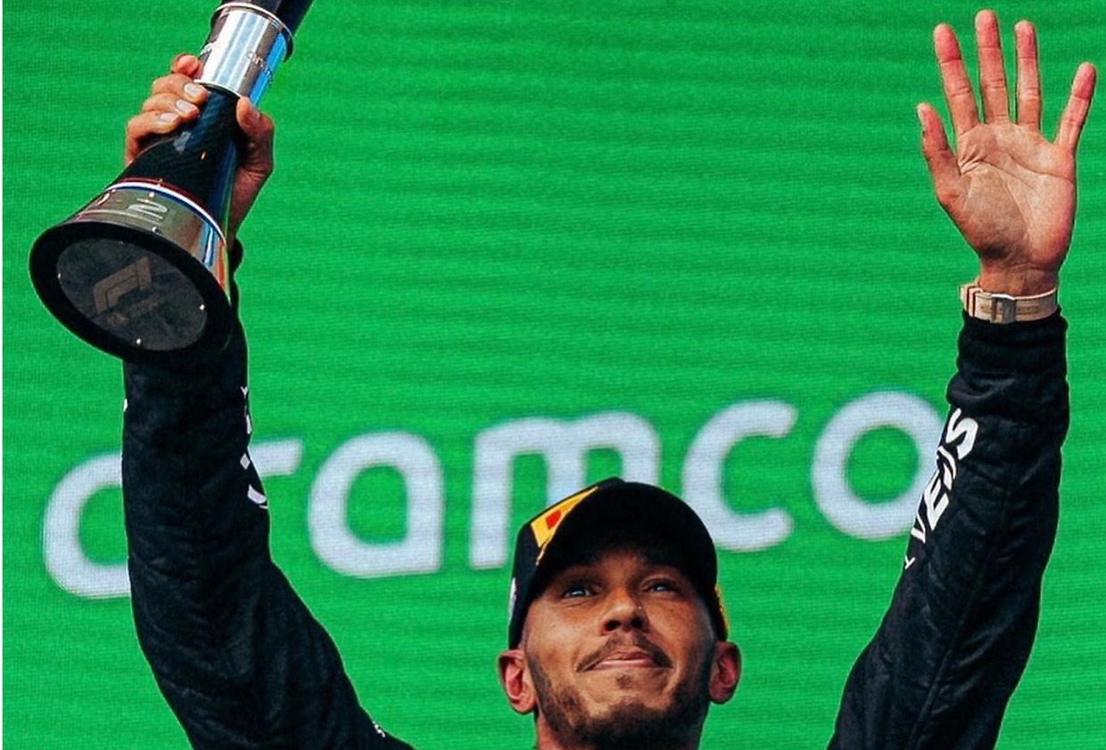 Clamoroso a Silverstone! Lewis Hamilton vince il gran premio di casa