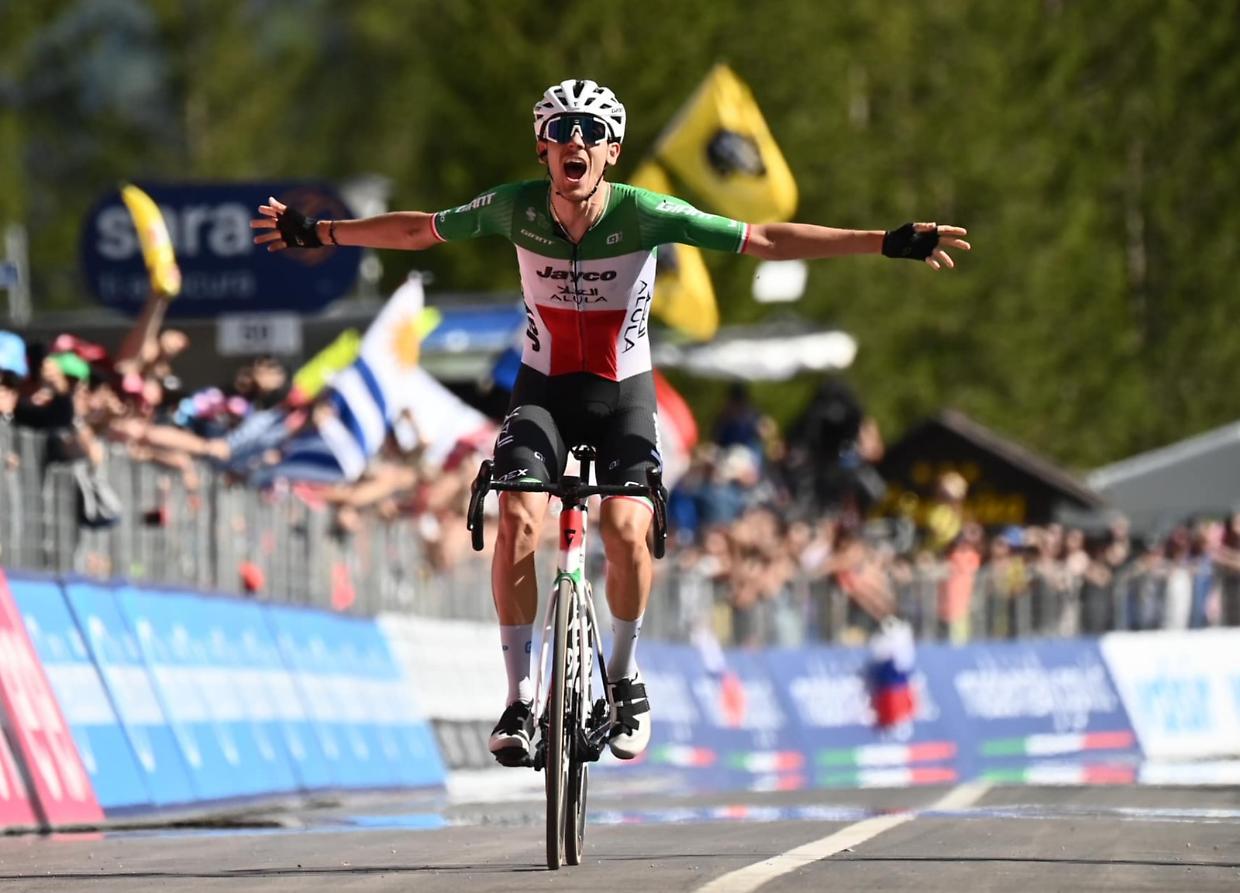 Giro d'Italia, a Val di Zoldo vince Filippo Zana