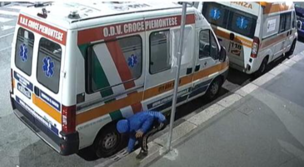 Ladro ambulanze spaccate furti