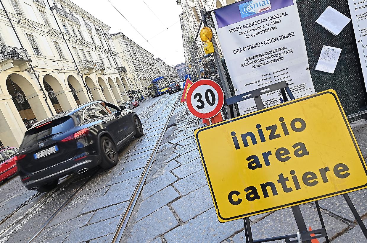 Appalti pubblici, Torino alza l&rsquo;asticella: badge in cantiere e stop ai subappalti a cascata
