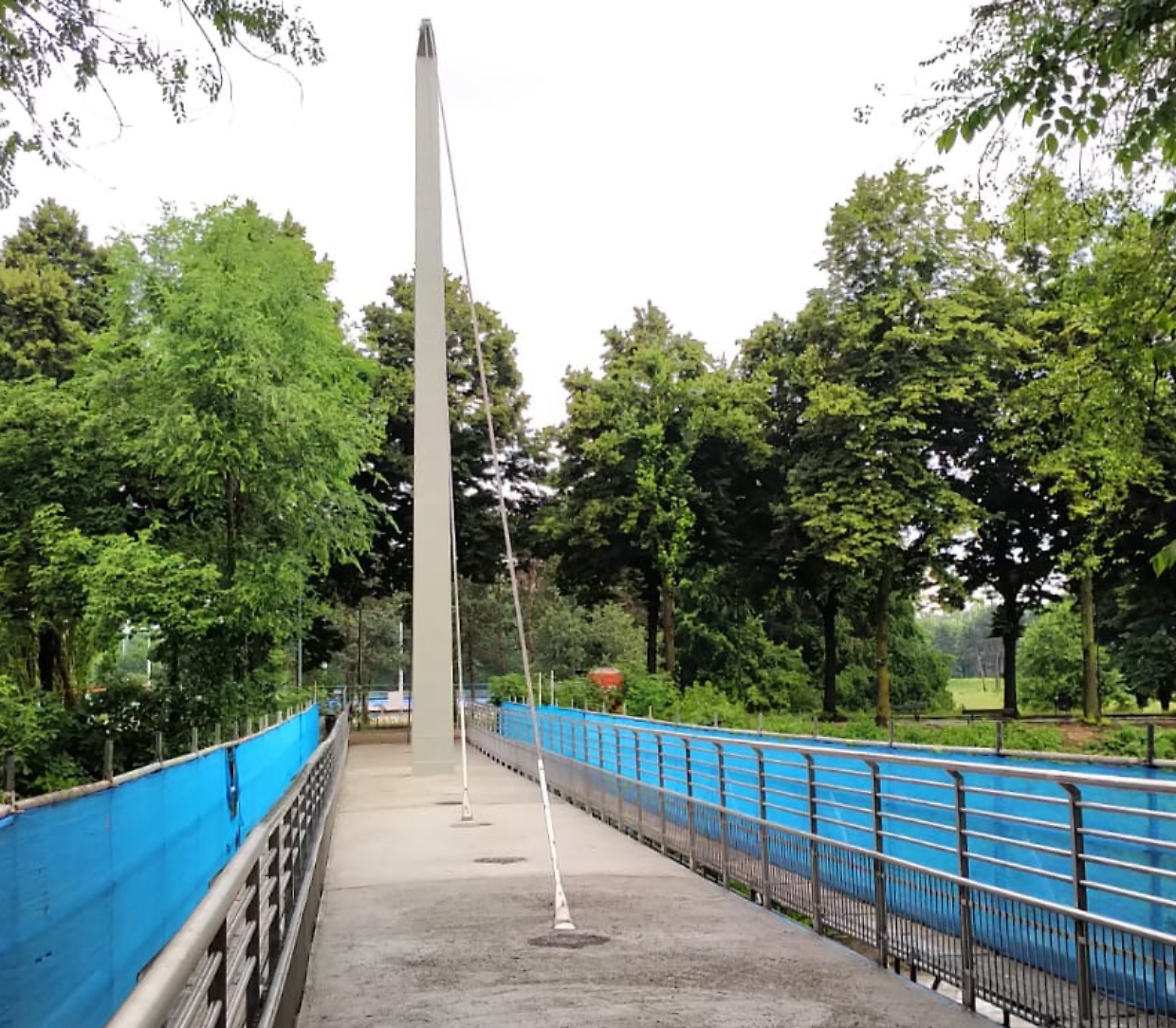 Riapre la passerella ciclopedonale sulla Dora (ma con 6 mesi di ritardo)