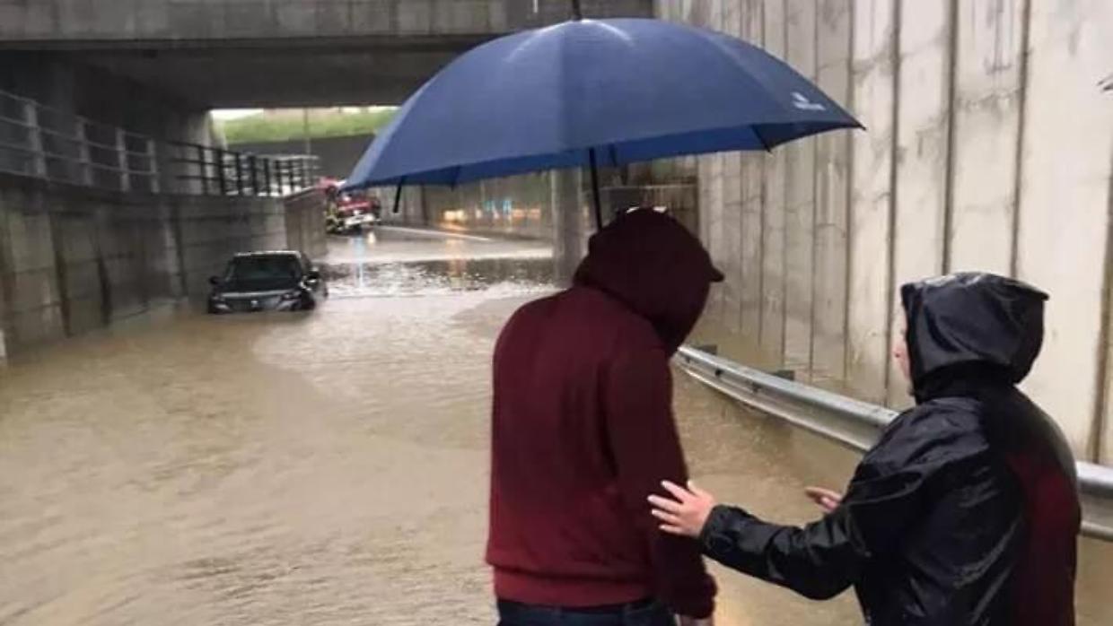Macchina bloccata nel sottopasso di Feletto