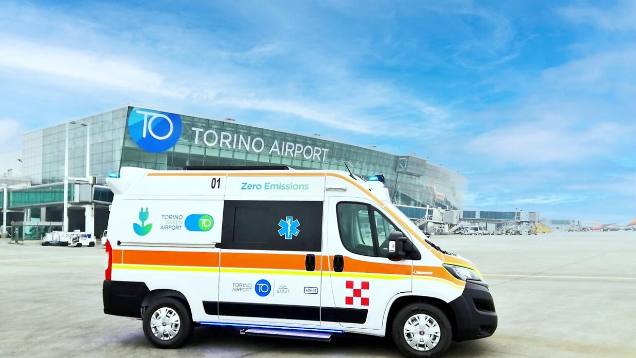 La prima ambulanza elettrica al Pertini
