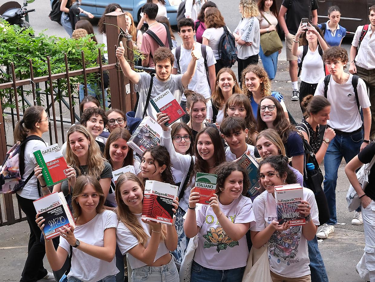 Spopolano Whatsapp  e il nostro Piero Angela (LE FOTO)