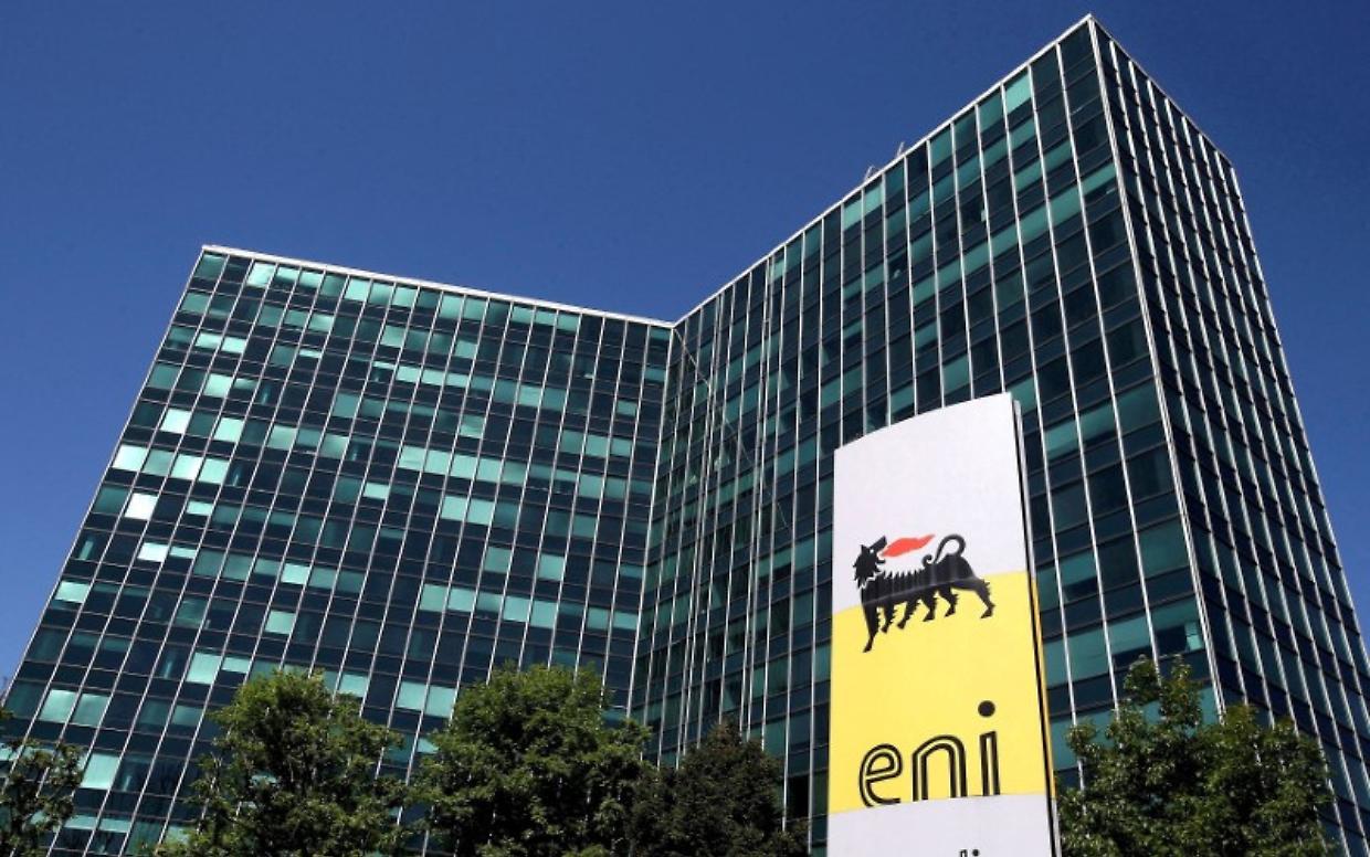 Maxi-intesa Eni-Ares: 2 miliardi per il 20% di Plenitude, l’energia cambia rotta