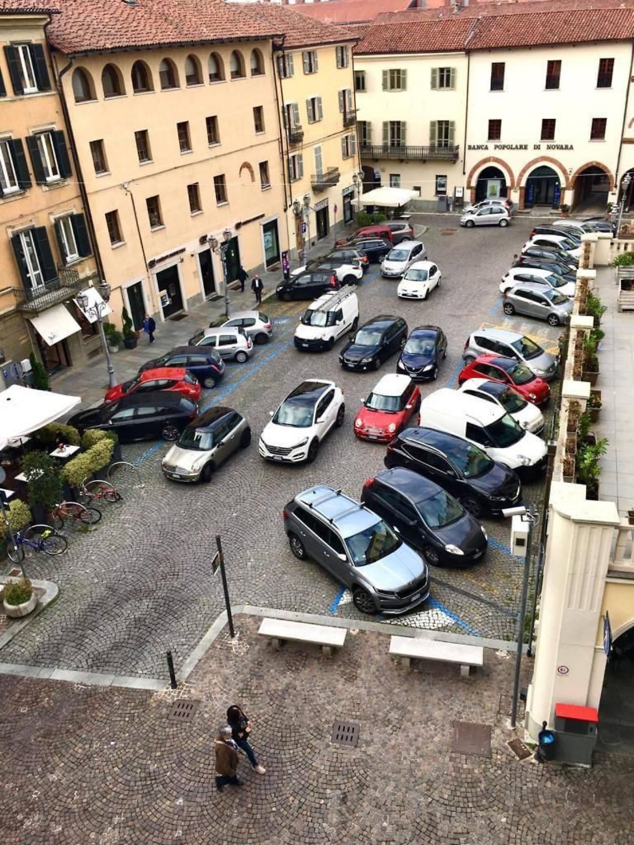 piazza umberto chieri