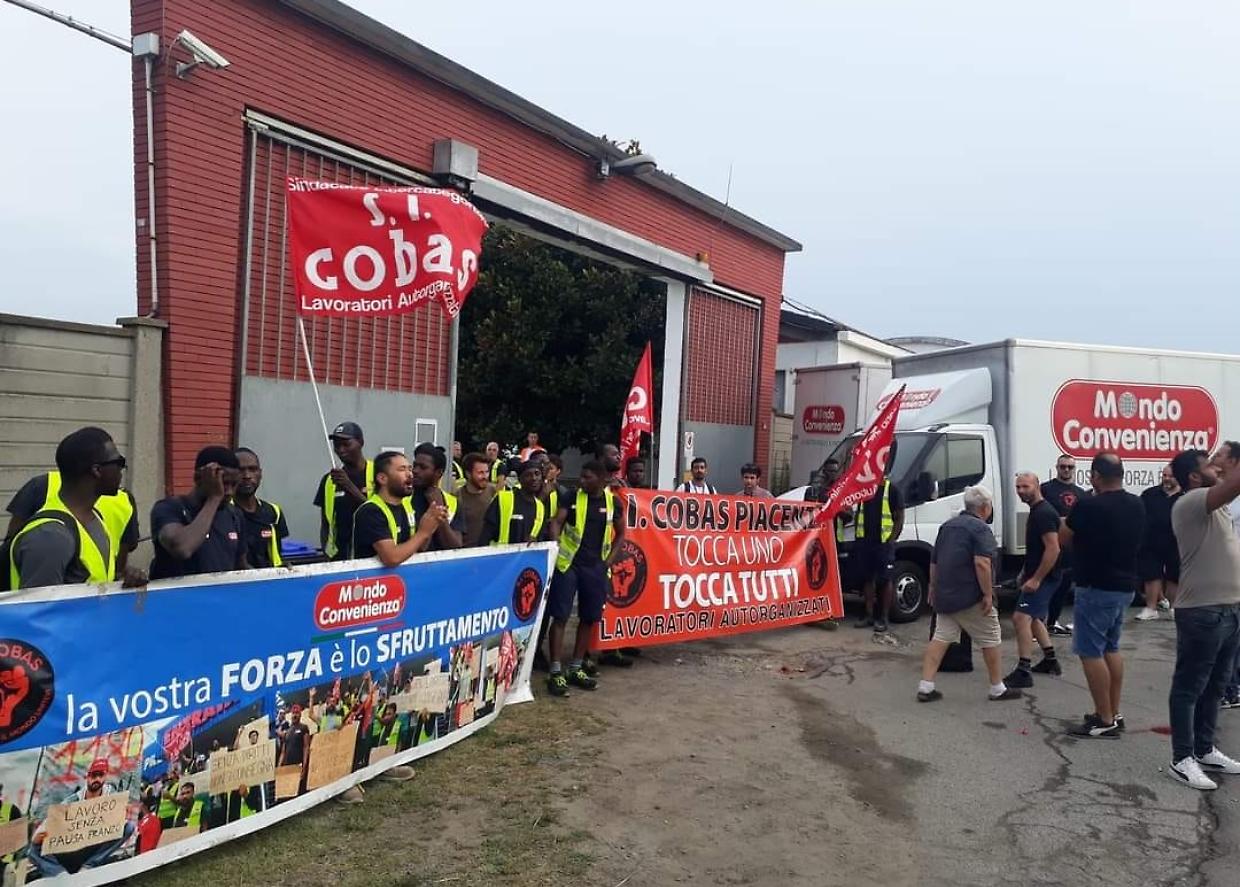 Protesta Mondo Convenienza 