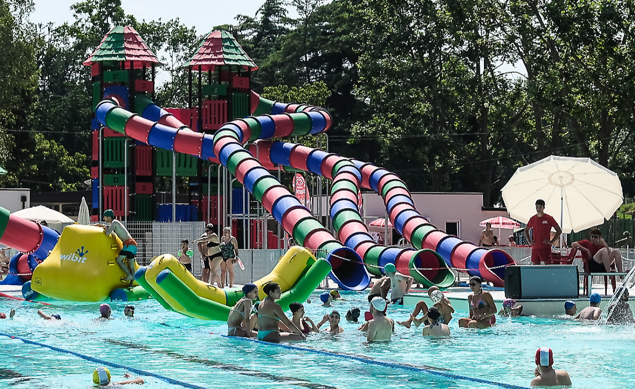 Piscina Pellerina, l'Asl non fa usare gli scivoli: «Non sono sicuri»