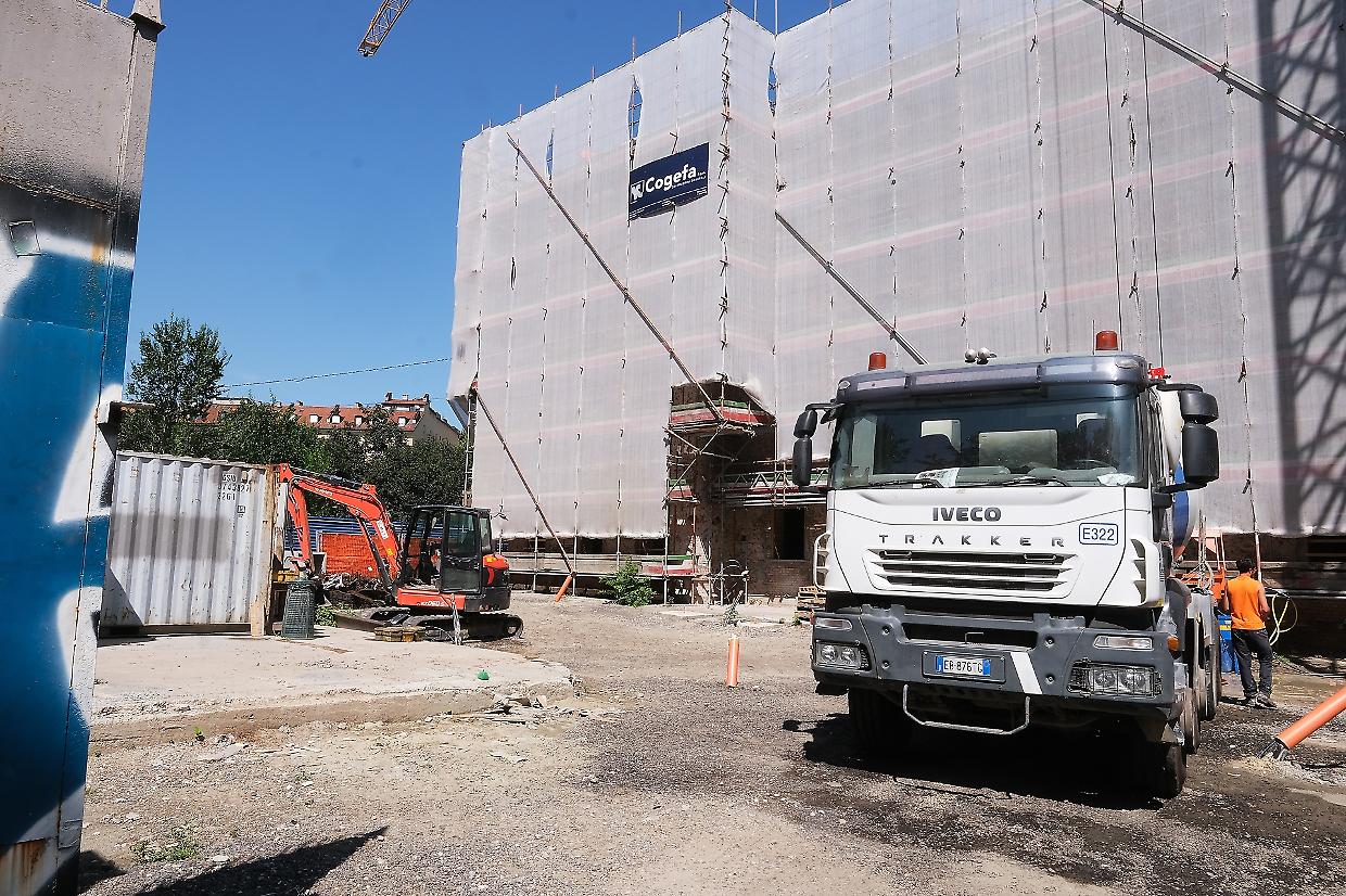 L’ex Buon Pastore verso lo sgombero: «Se non ci salvate bruciamo tutto»