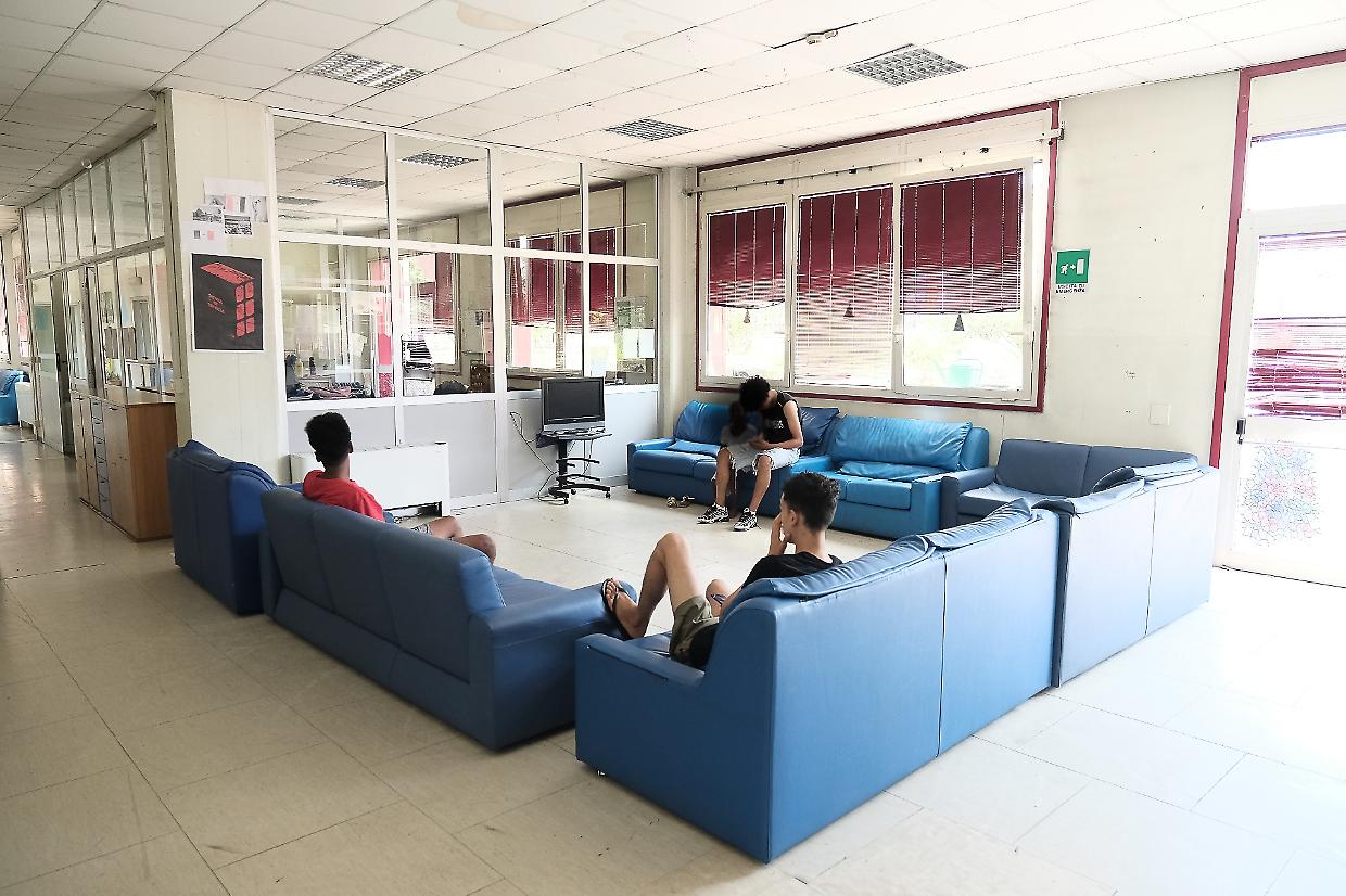 In fuga dalla miseria 800 minori stranieri. Ma nessuno li vuole