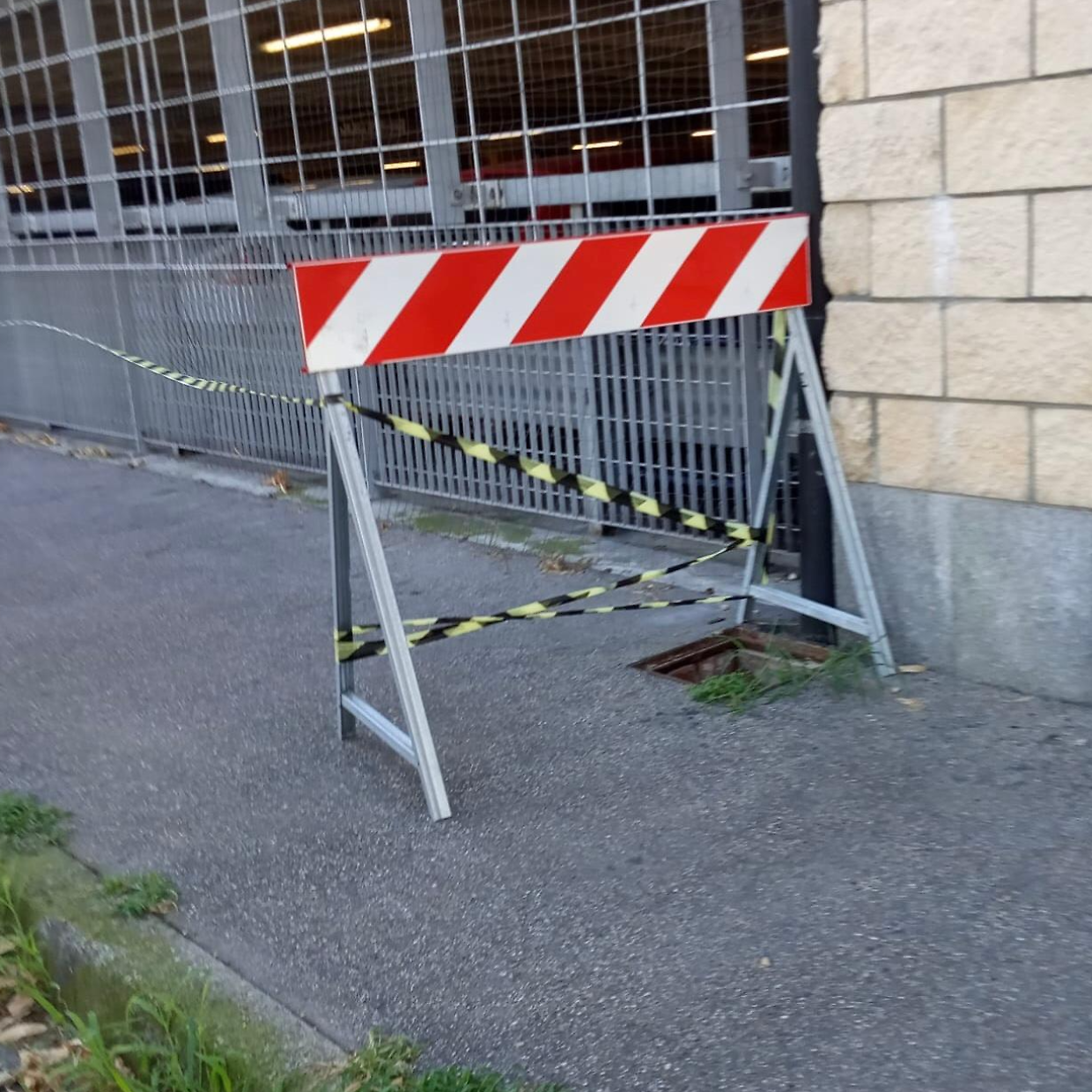 Furto di tombini al parcheggio Stura