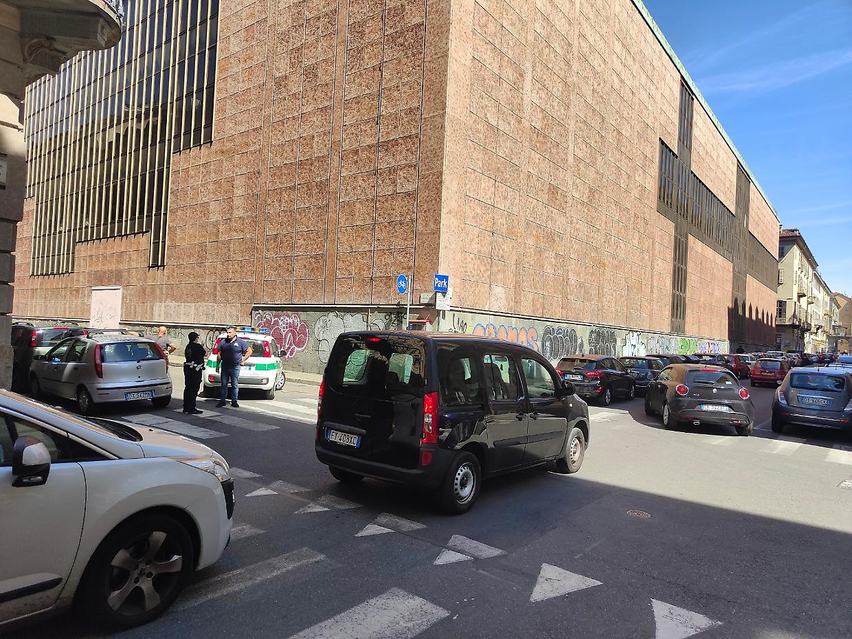 Viabilità nel caos in centro tra rattoppi e strade chiuse