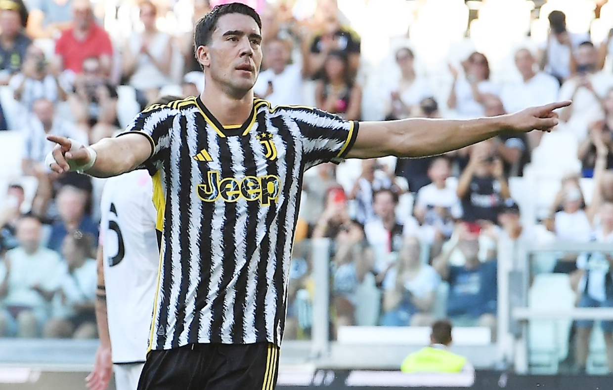 Otto gol e un'invasione: Allegri trionfa nel test in famiglia. E Danilo manda un messaggio