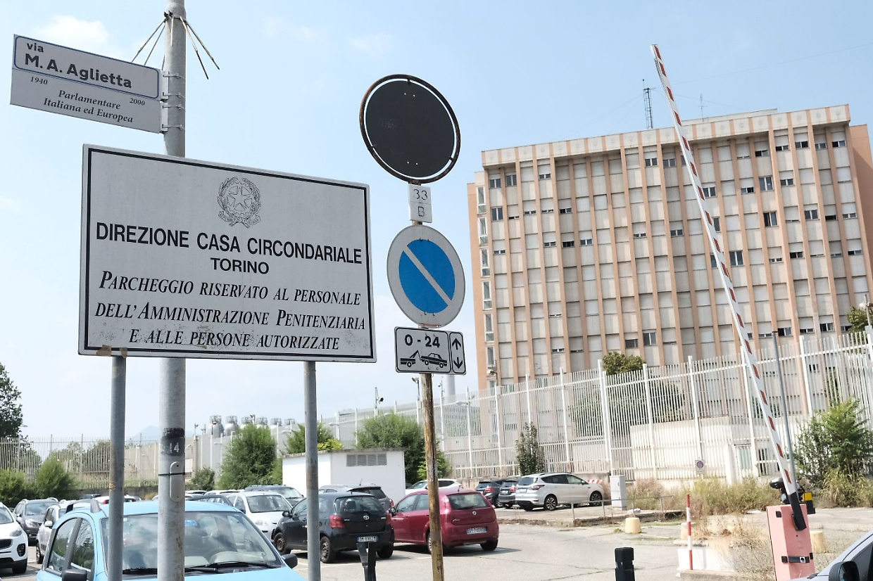 La droga dietro al traffico di cellulari all’interno del carcere delle Vallette