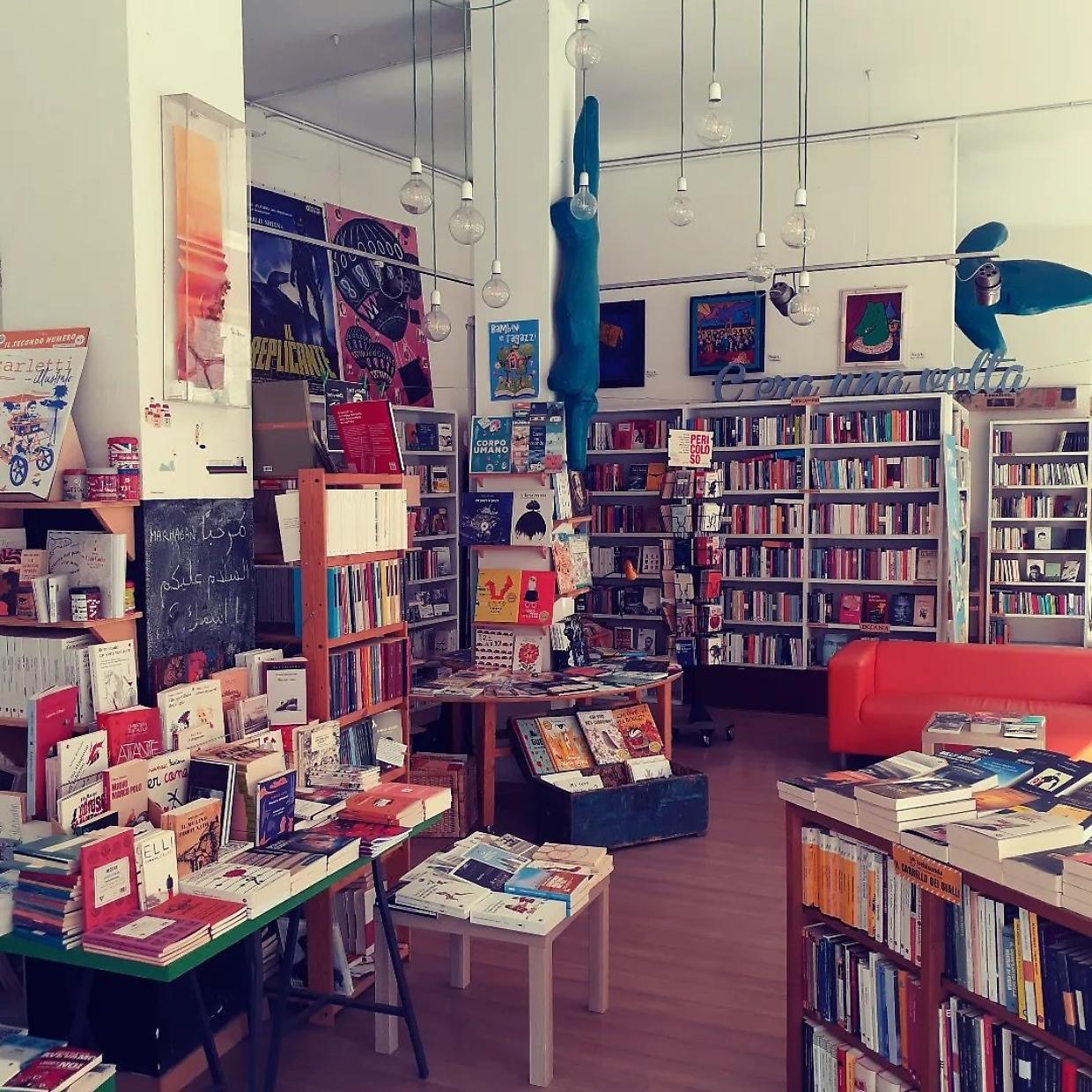 San Salvario, furto con scasso alla Libreria Trebisonda