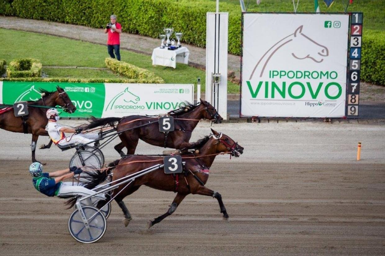 Pasqua all'Ippodromo di Vinovo: corse, emozioni e tradizione 