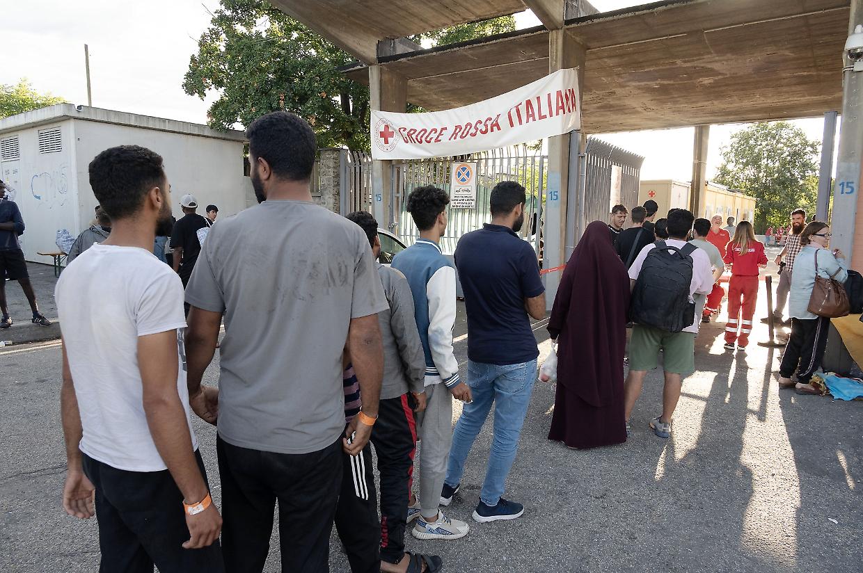 Sui migranti Tunisi ci sfotte