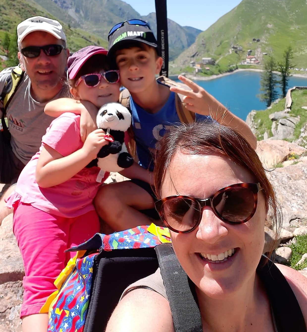 La famiglia vittima dell'incidente di San Francesco al Campo