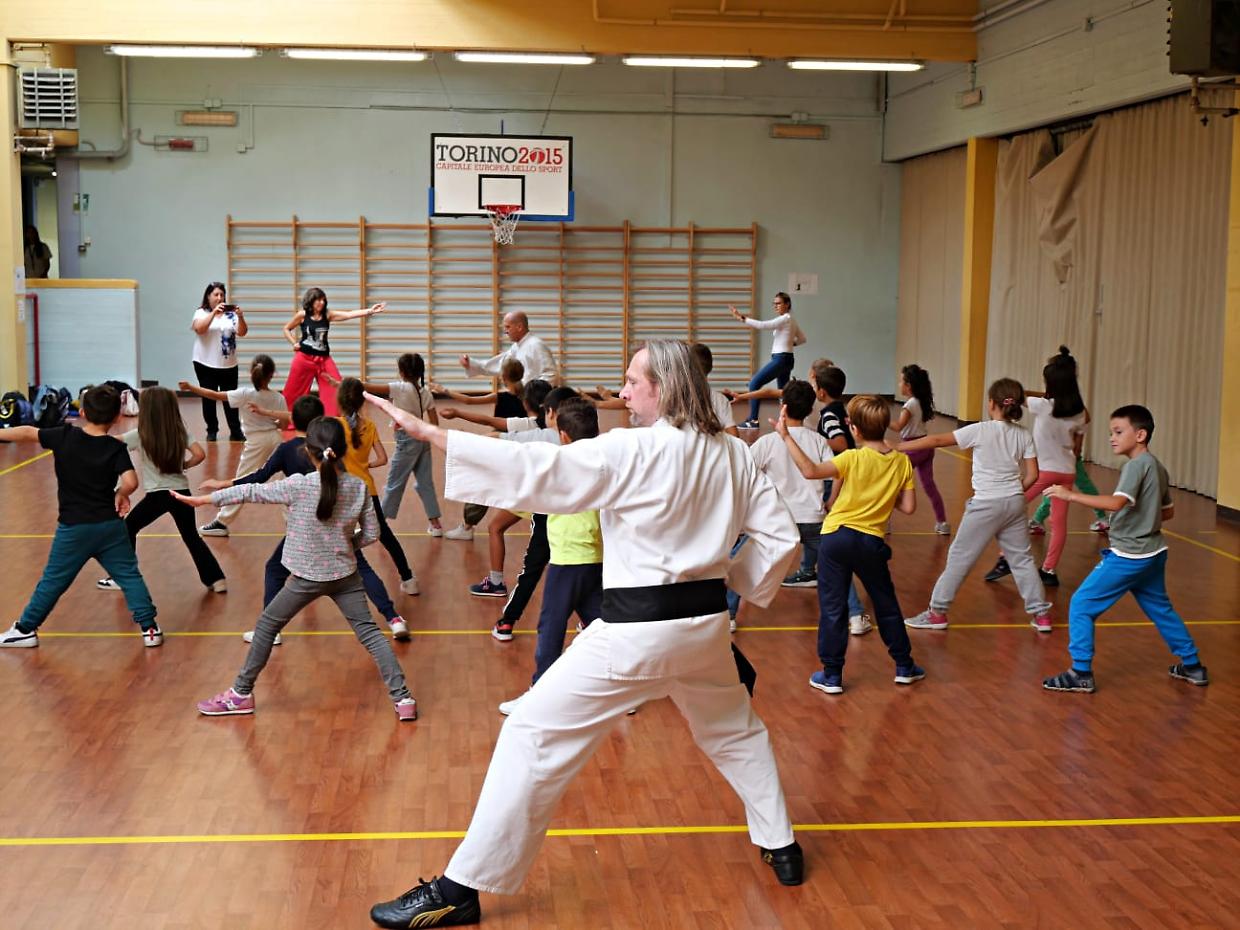 Lezioni di Kung fu con "Giovani adulti"