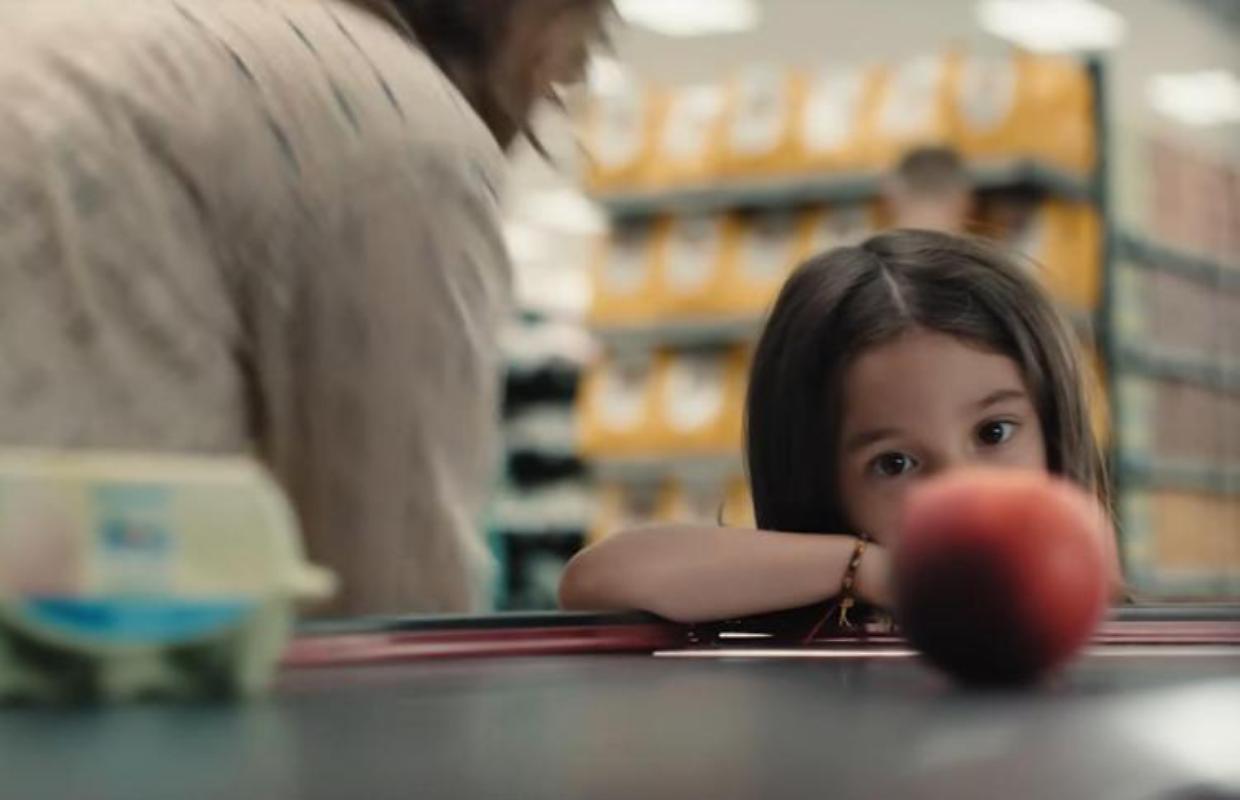 Lo spot Esselunga nella vita reale. I video che fanno ridere il Web