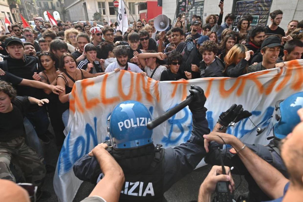 Torino: scontri al corteo contro la Meloni (LA DIRETTA)