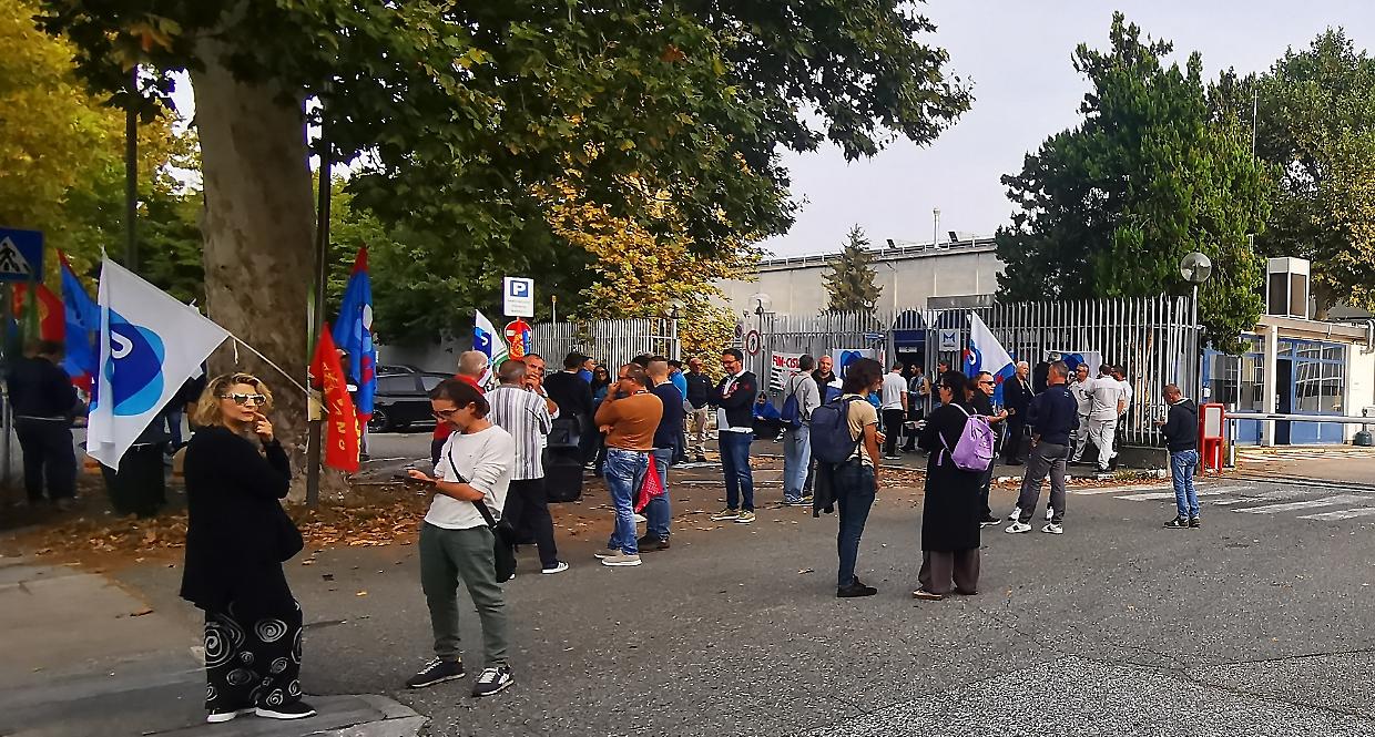 Il presidio alla Magneti Marelli
