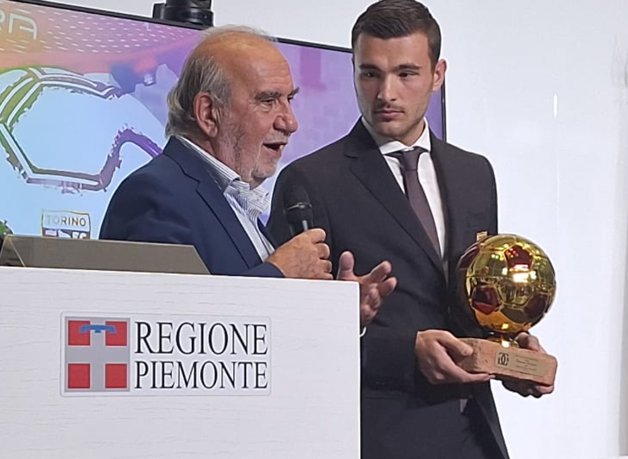 Pallone Granata, premiato Buongiorno: "Onorato, felice di essere rimasto"