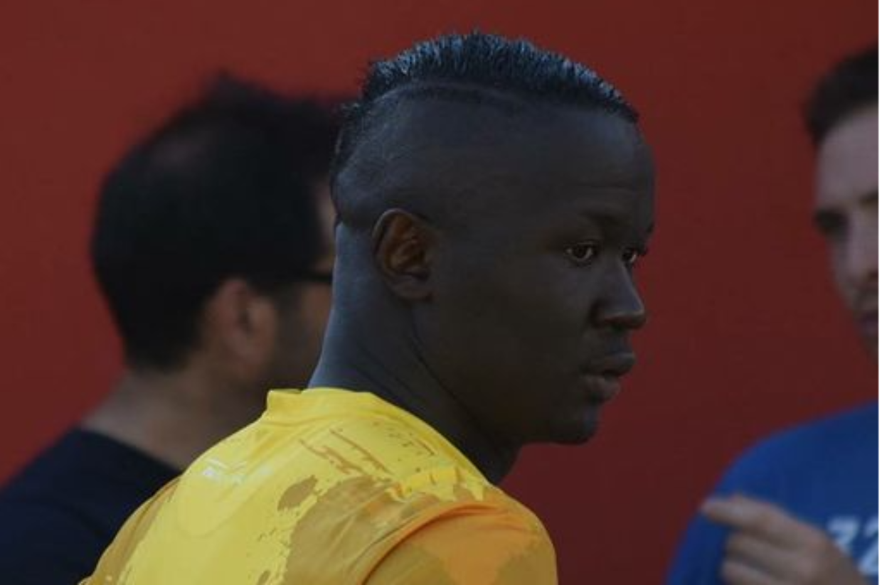 L'ex portiere del Torino, Lys Gomis, è stato vittima di un episodio di razzismo