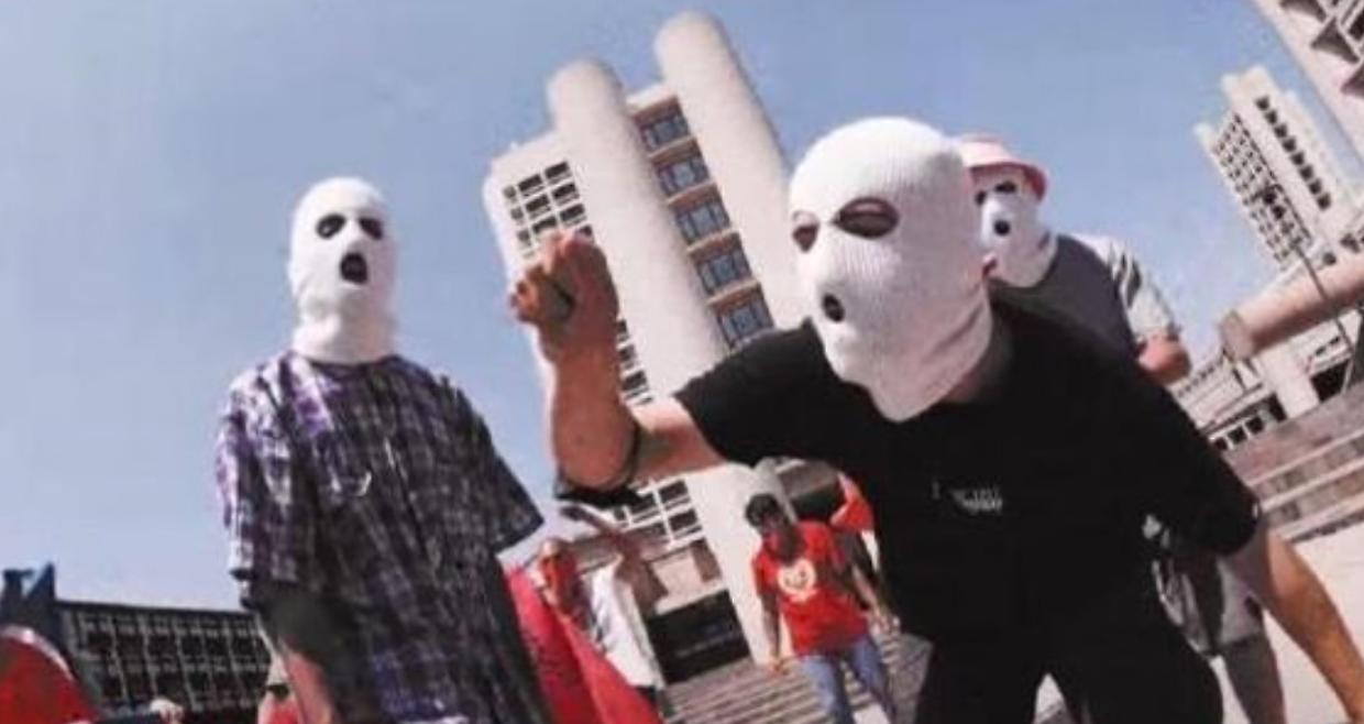 Resta libera la band che inneggia alle Brigate Rosse nelle canzoni 