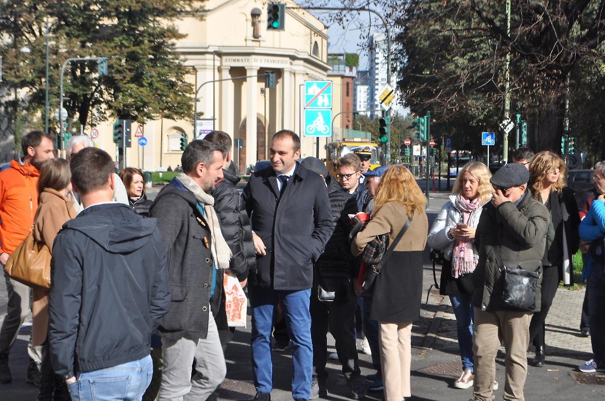 Il sindaco Lo Russo con i residenti di San Donato