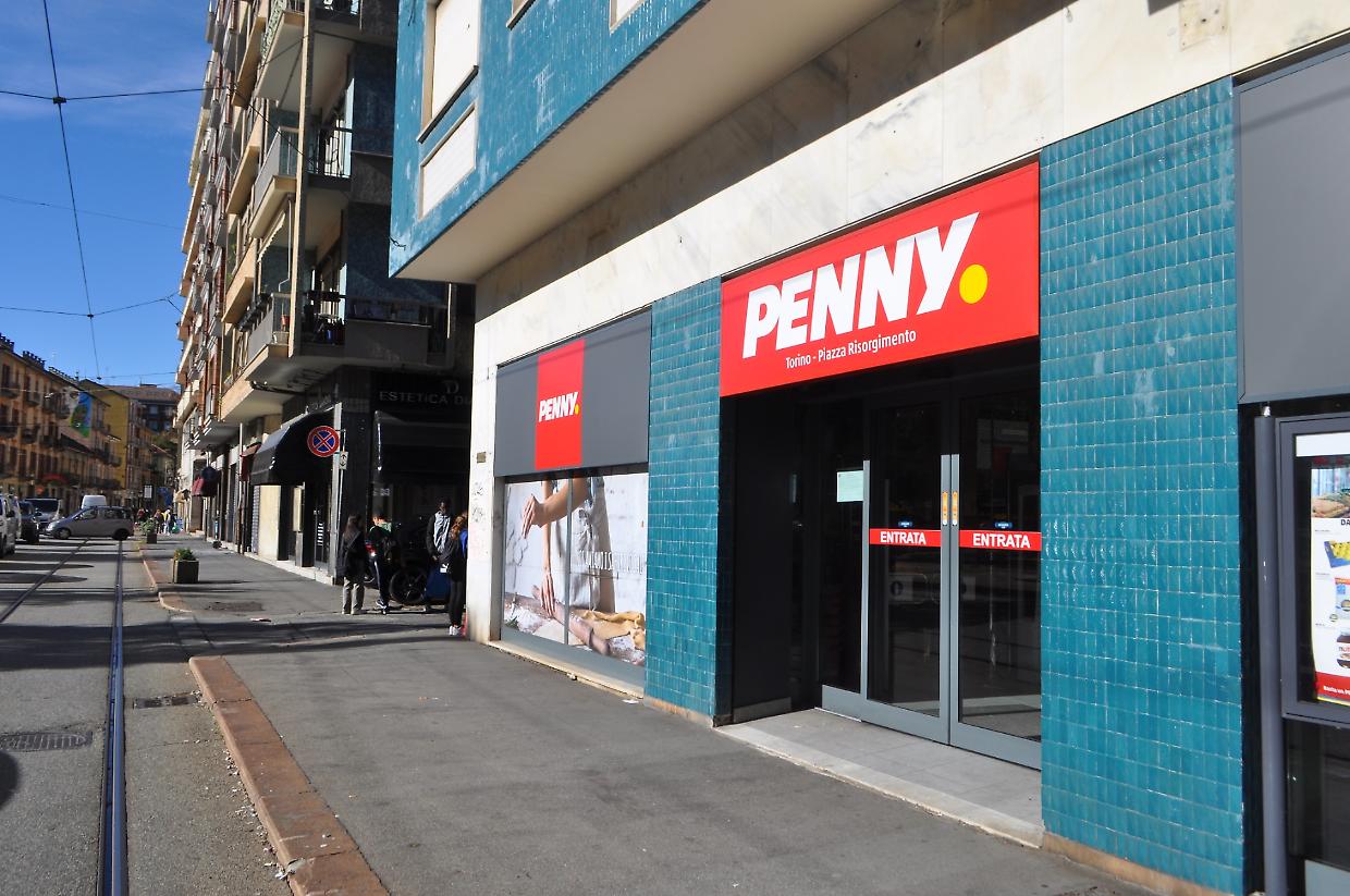 Il Penny di piazza Risorgimento, dov'è avvenuta la rapina