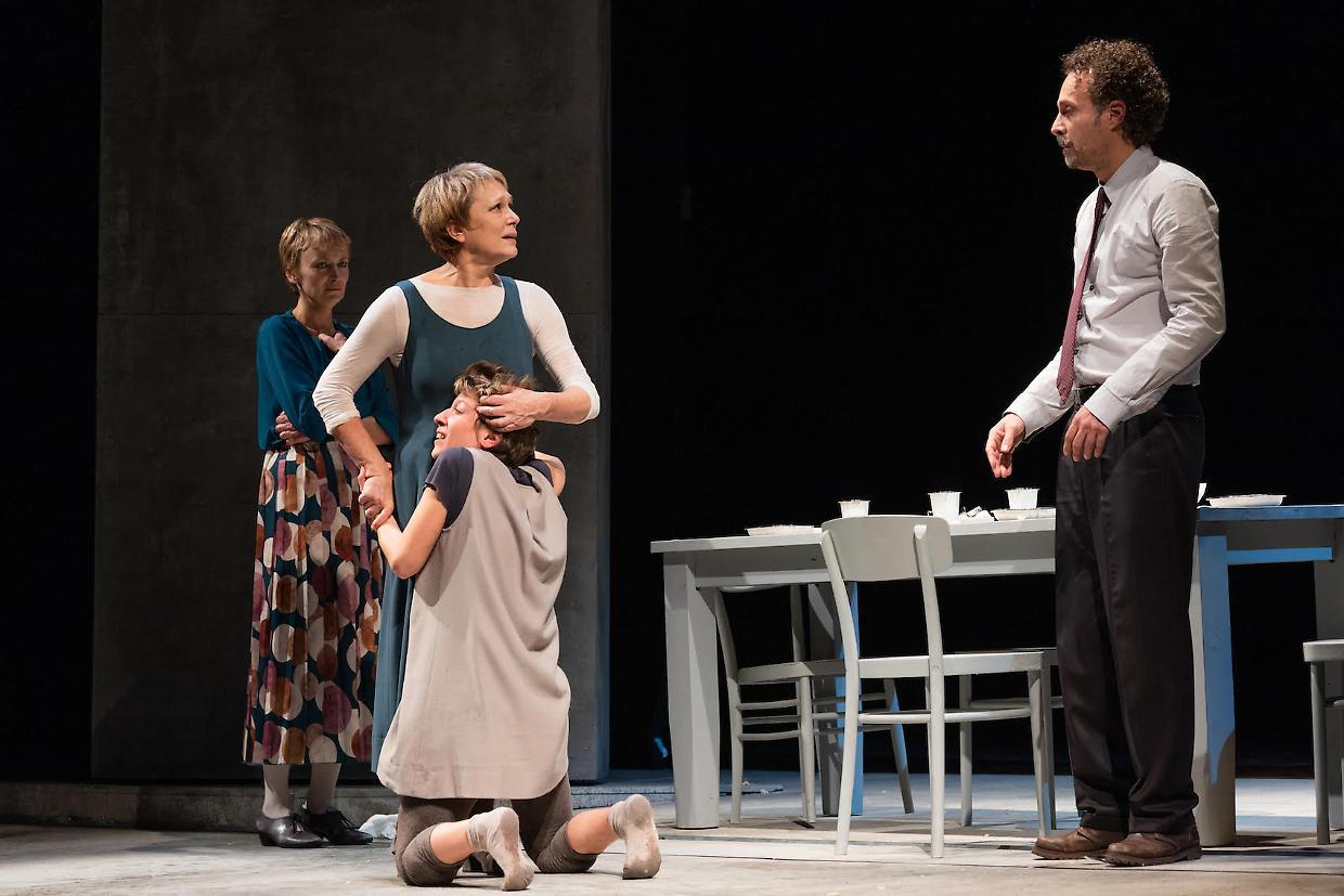 La magia di “Anna dei miracoli” al Teatro Gobetti
