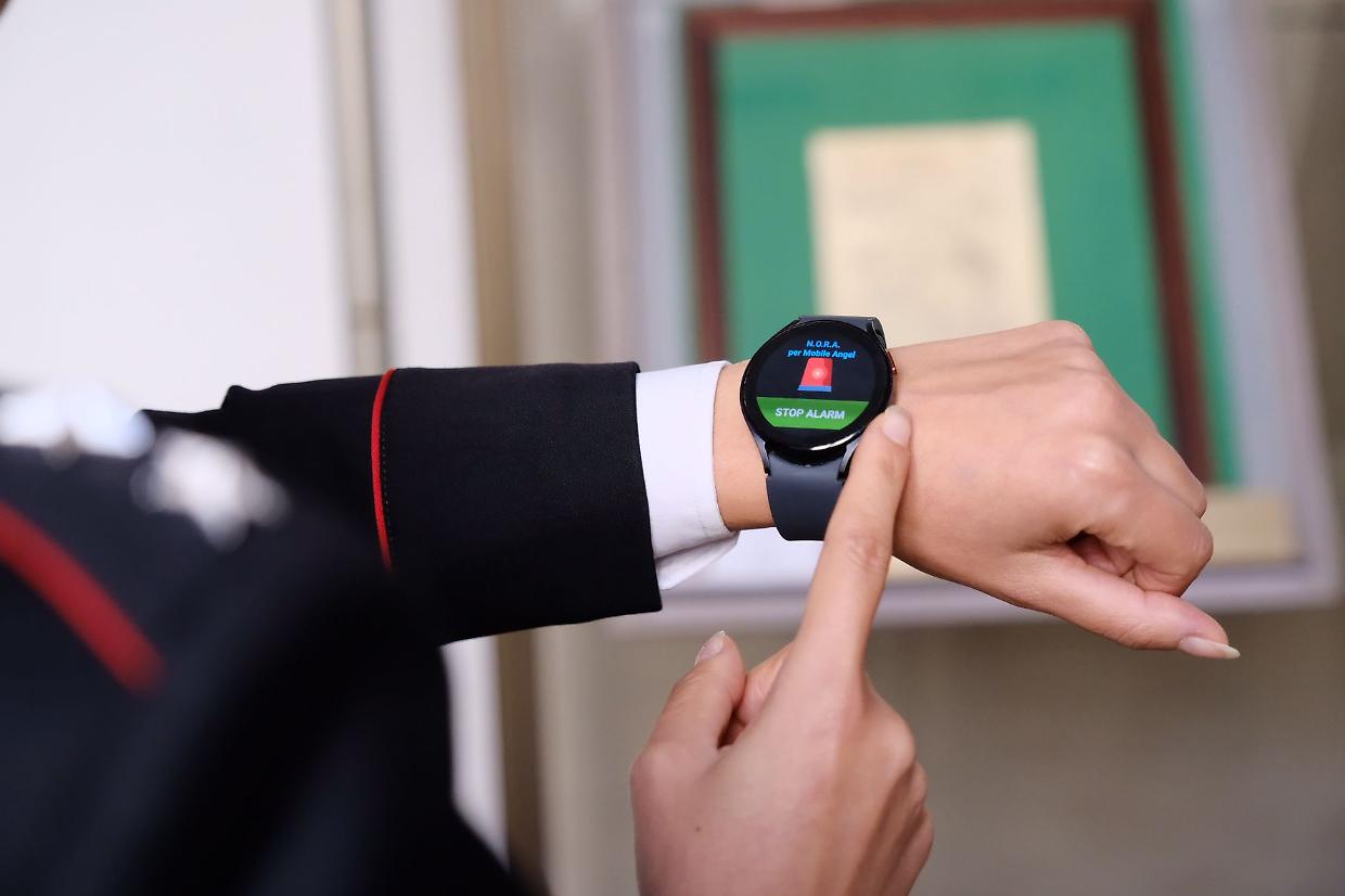 Un orologio per salvare le donne dalle violenze: ecco come funziona