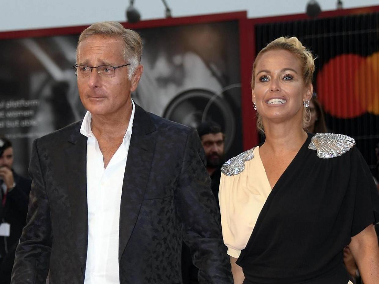 Separati, ma uniti dai tre figli. E Paolo scopre il bello di fare il nonno