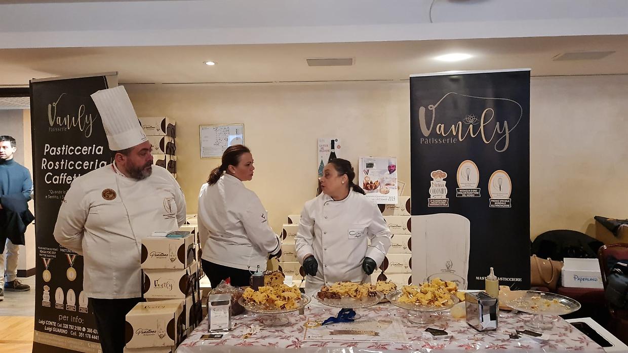 Dai porcini alla 'nduja: i torinesi vanno matti per i "panettoni salati"
