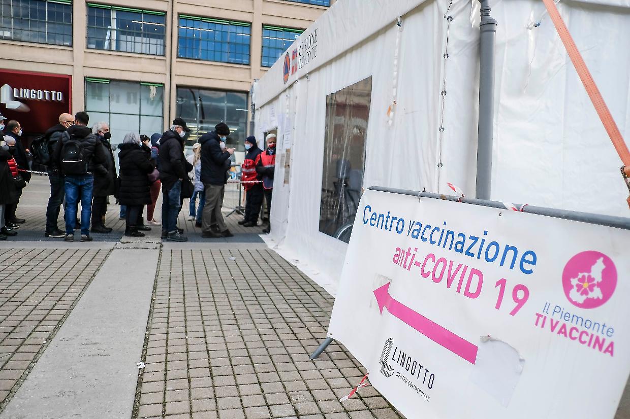 Covid,  domenica un "open day" per le vaccinazioni al Lingotto 