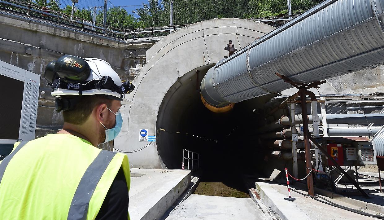 tunnel