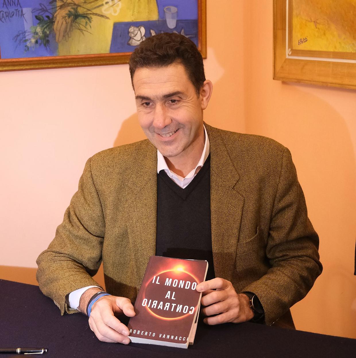 I due volti di Vannacci«Io sono un uomo dipace, non di guerra»