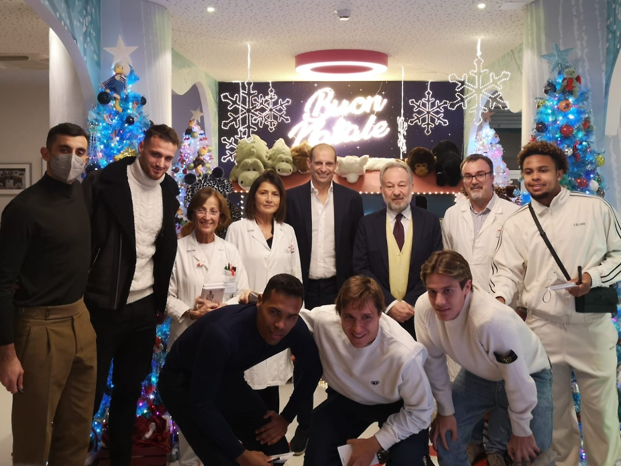 Allegri e mezza Juve dai piccoli pazienti di Casa Ugi