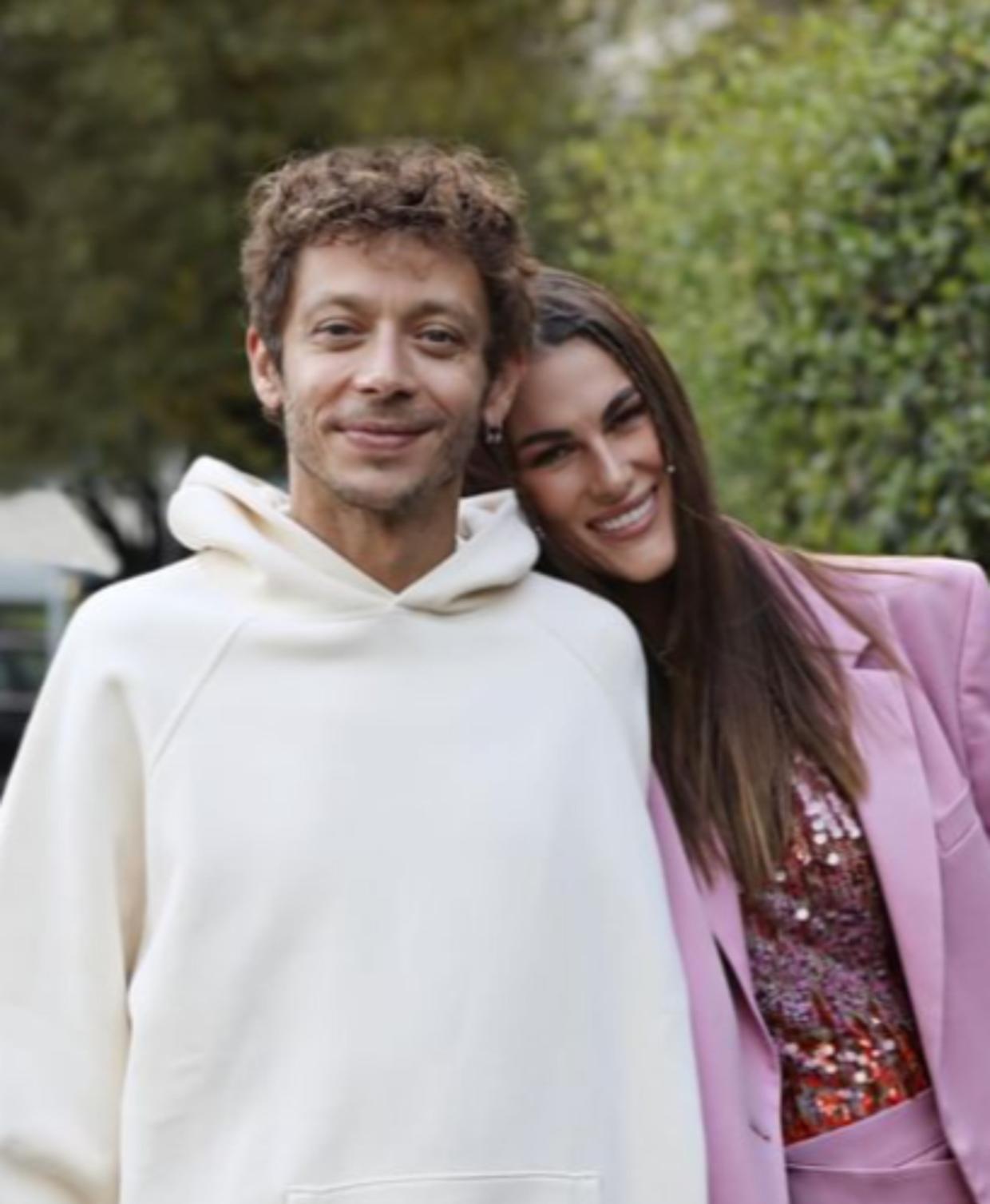 «Io, Valentino...e ora GiuliettaIl nostro amore nato ai box...»