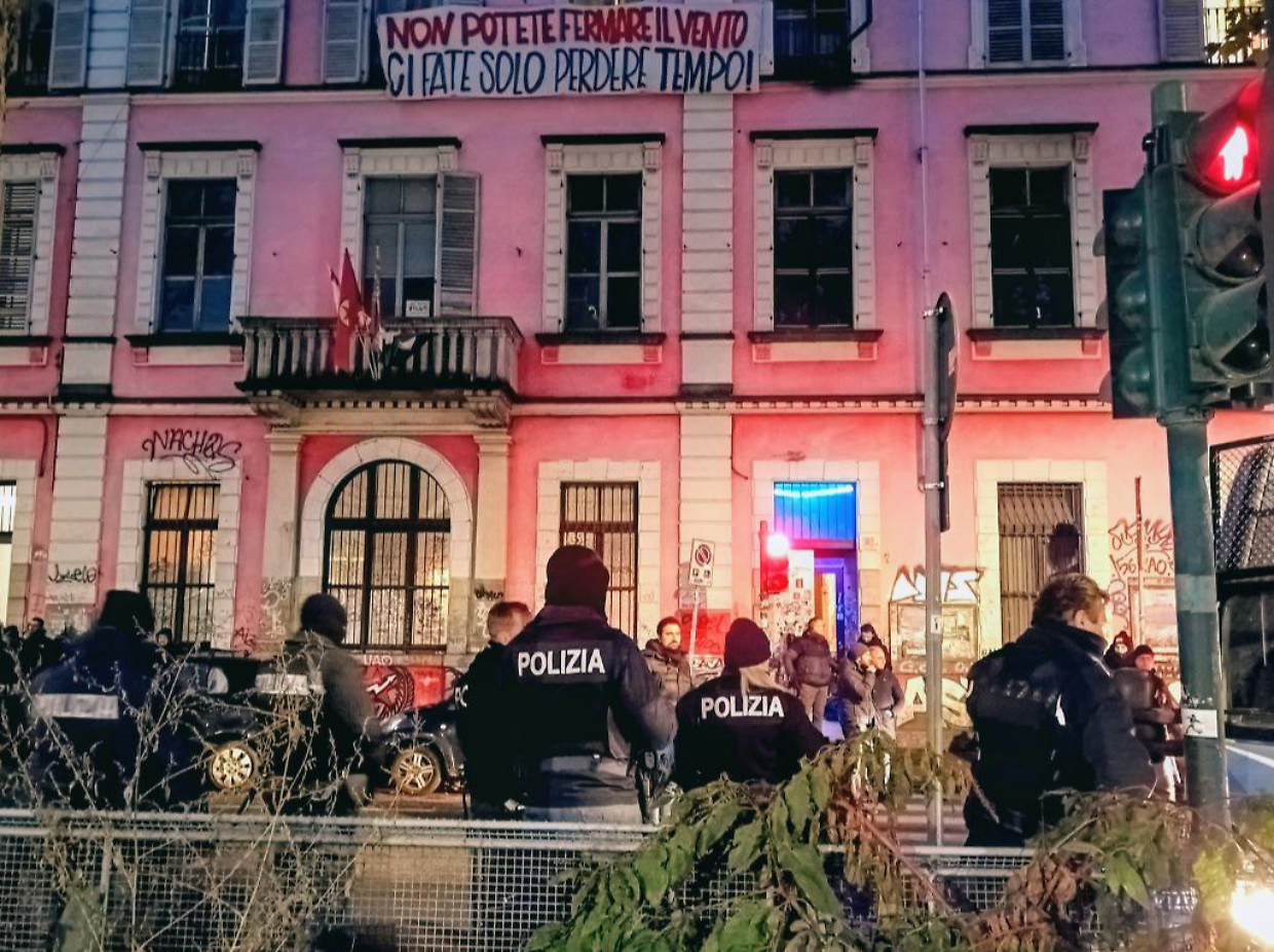 Il centro sociale Askatasuna di corso Regina Margherita 47