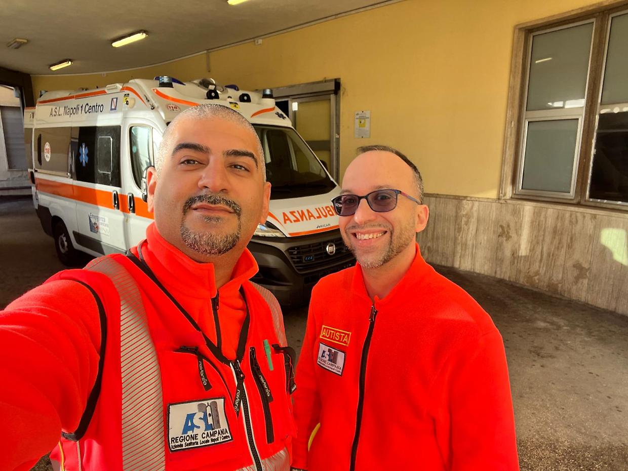 «Così abbiamo soccorso un ragazzo in volo»: parlano gli "eroi" dell'aereo Torino-Napoli