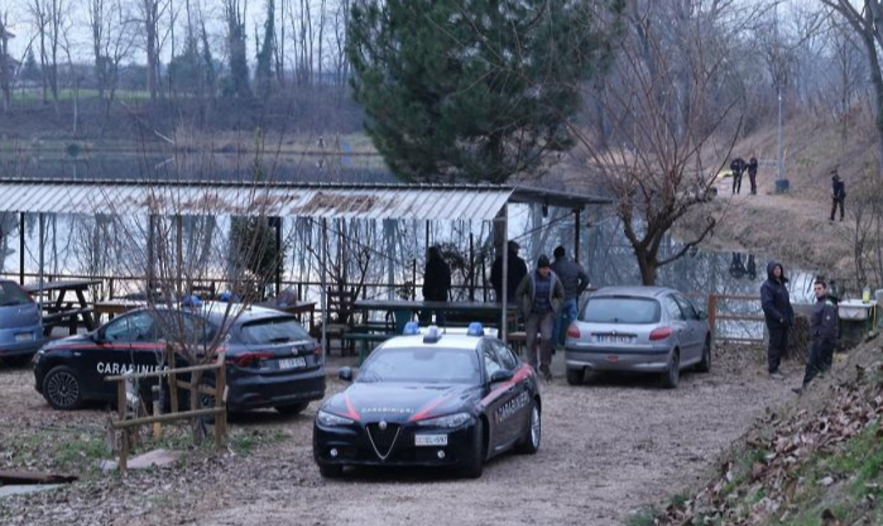 Cade in acqua e annega nel lago